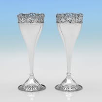 Antique Sterling Silver Pair of Vases - Jackson & Fullerton, hallmarked in 1913 London - George V - Thumbnail 1