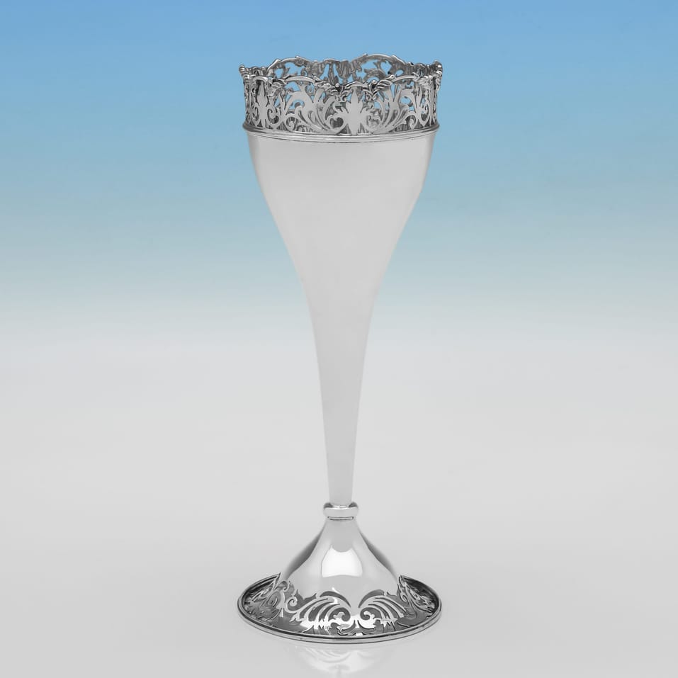 Antique Sterling Silver Pair of Vases - Jackson & Fullerton, hallmarked in 1913 London - George V - Image 2