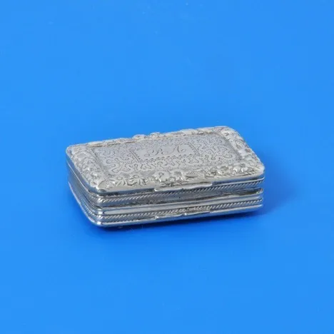 Antique Sterling Silver Vinaigrette - hallmarked in 1821 Birmingham - George IV