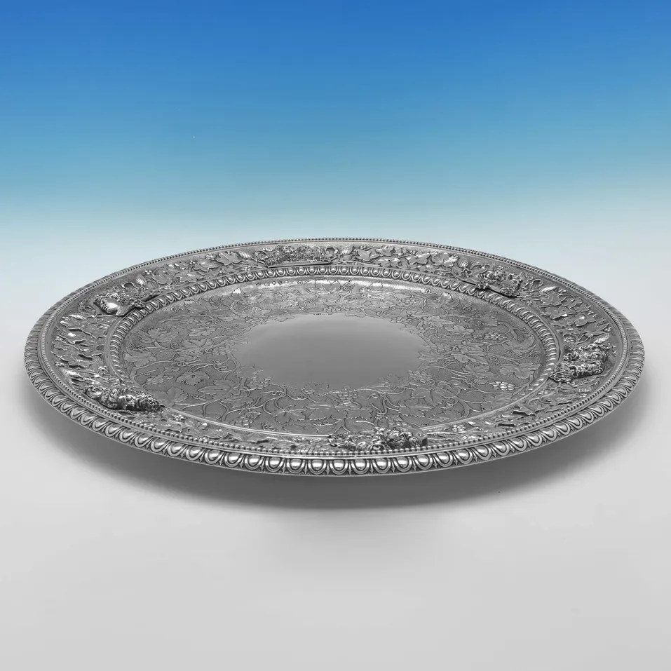 Antique Sterling Silver Warwick Charger - Barnard Brothers, hallmarked in 1877 London - Victorian - Image 2