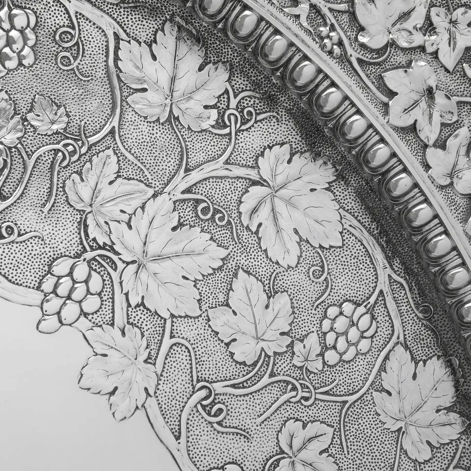 Antique Sterling Silver Warwick Charger - Barnard Brothers, hallmarked in 1877 London - Victorian - Image 6