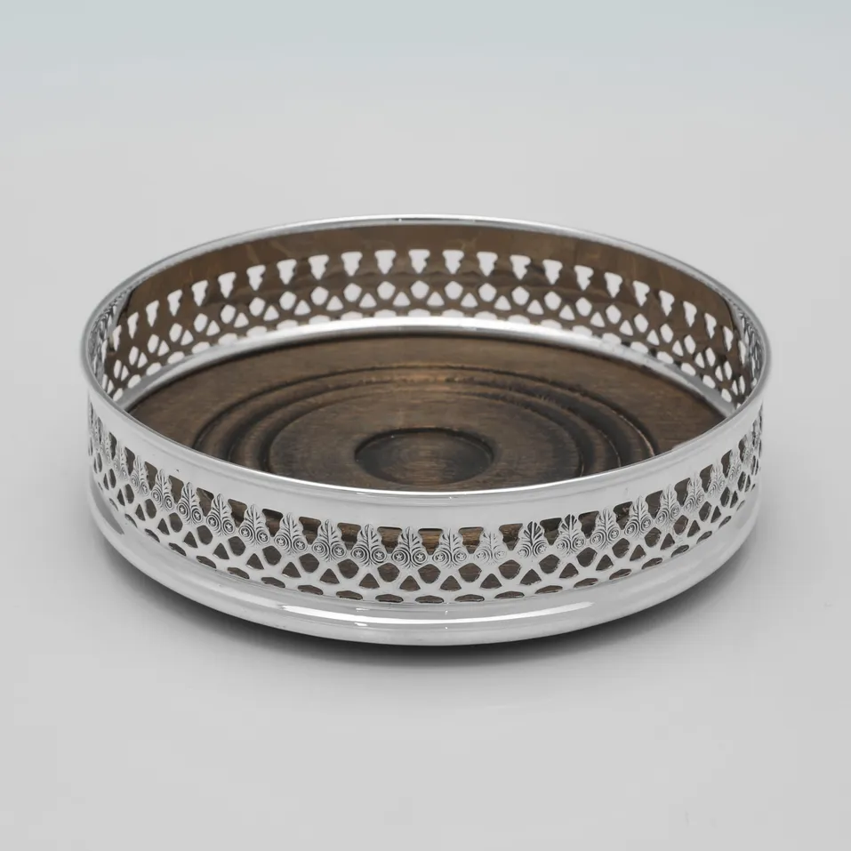 Sterling Silver Pair of Wine Coasters - Da-mar Silverware, hallmarked in 1977 London - Elizabeth II - Image 3