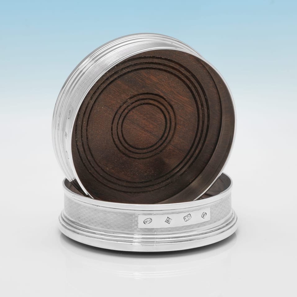 Sterling Silver Pair of Wine Coasters - W. I. Broadway & Co., hallmarked in 1981 London - Elizabeth II