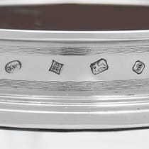 Sterling Silver Pair of Wine Coasters - W. I. Broadway & Co., hallmarked in 1981 London - Elizabeth II - Thumbnail 6