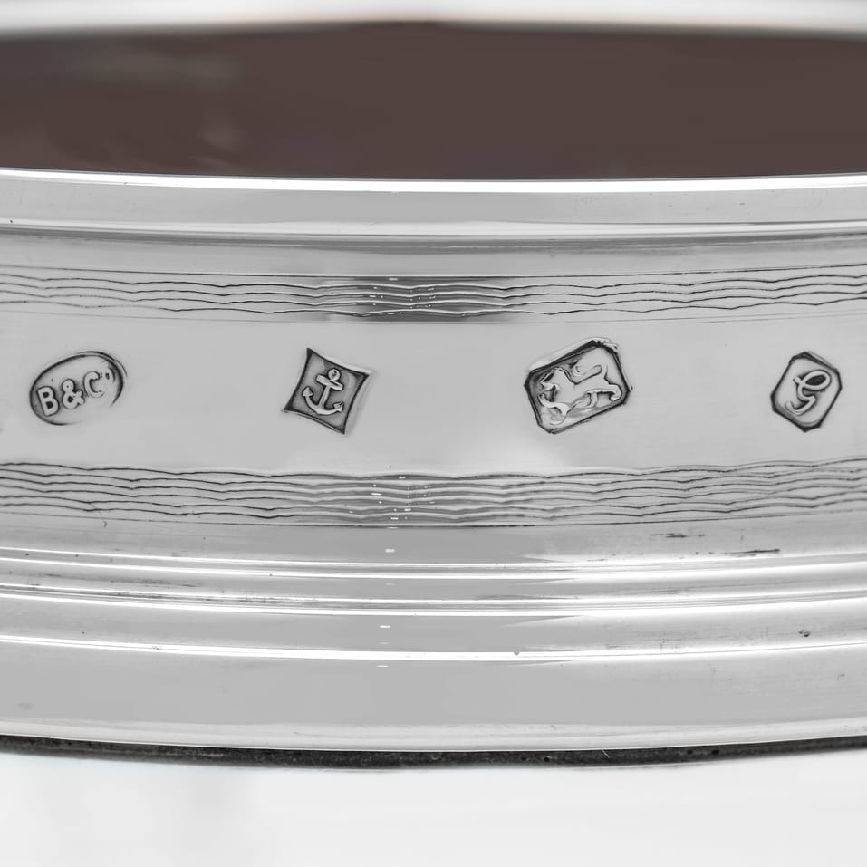 Sterling Silver Pair of Wine Coasters - W. I. Broadway & Co., hallmarked in 1981 London - Elizabeth II - Image 6